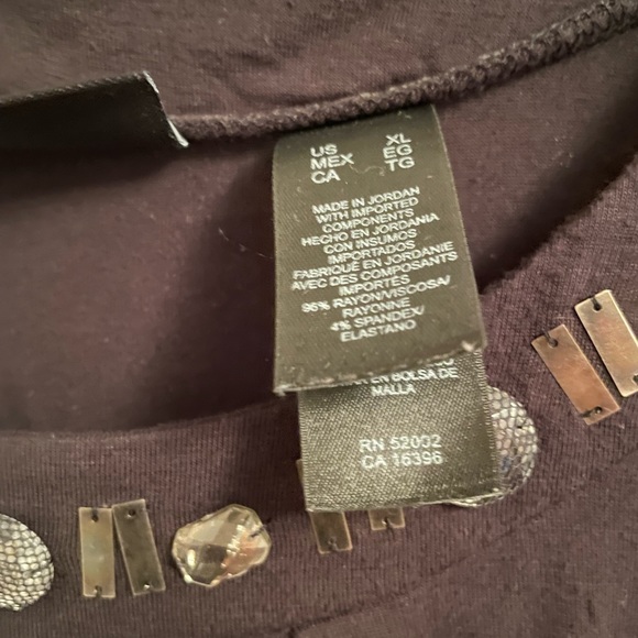 Blacktop with embellish - Picture 2 of 4